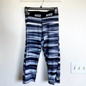 NEW Nike Womens DriFit Training Crop Capri Leggings M Sripe Print NWT